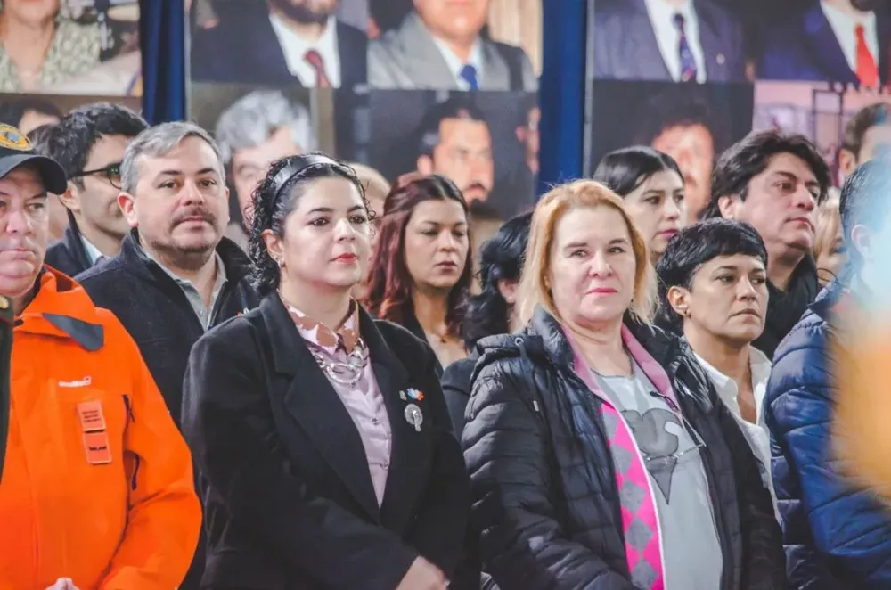 42736-la-municipalidad-de-ushuaia-participo-del-acto-central-por-el-aniversario-de-la-provincia
