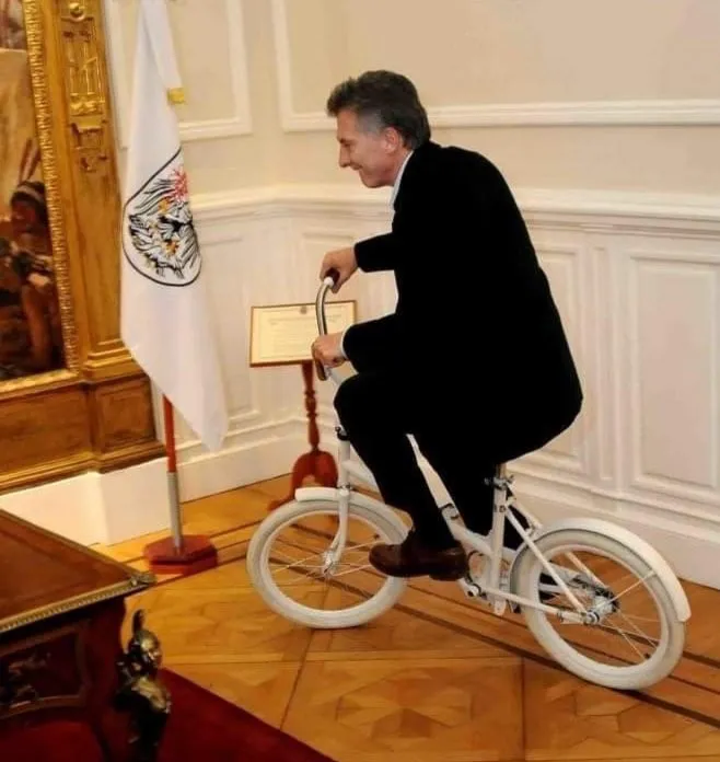 algún-día-vamos-a-saber-el-contexto-de-que-hacía-macri-en-v0-4ry5xbl29hwb1