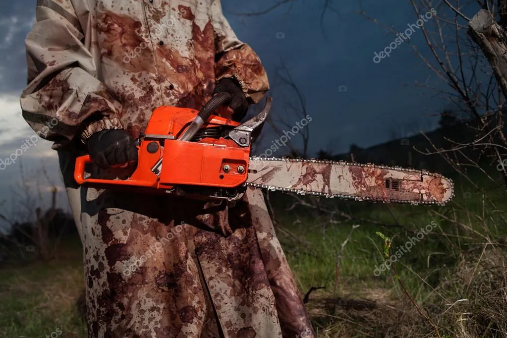 depositphotos_46608455-stock-photo-maniac-with-the-chainsaw