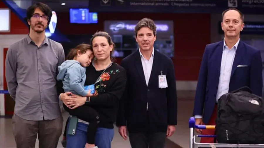 los-diplomaticos-argentinos-expulsados-por-maduro-en-venezuela-llegaron-de-regreso-al-pais-1847661