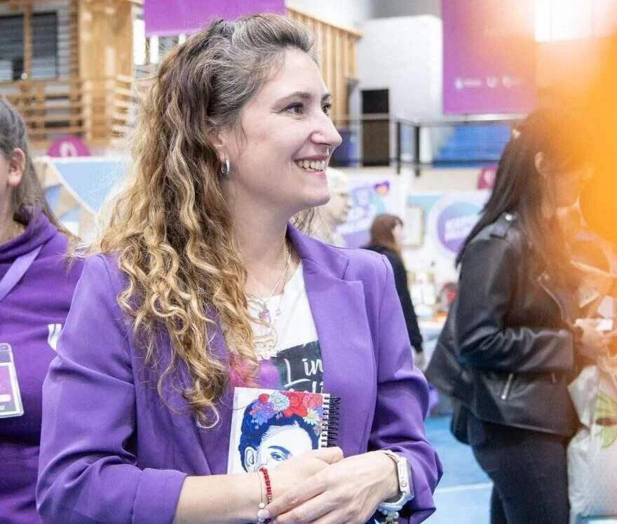 photo_5098298400410635371_y-1-1