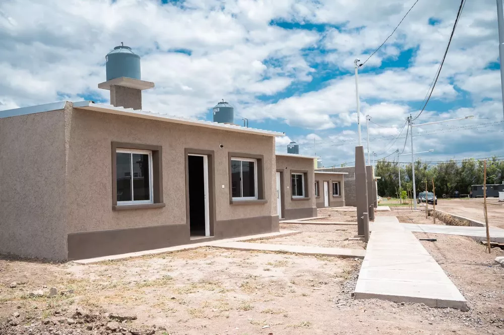 23-NUEVOS-VECINOS-YA-PUEDEN-DISFRUTAR-DEL-SUENO-DE-LA-VIVIENDA-PROPIA-6