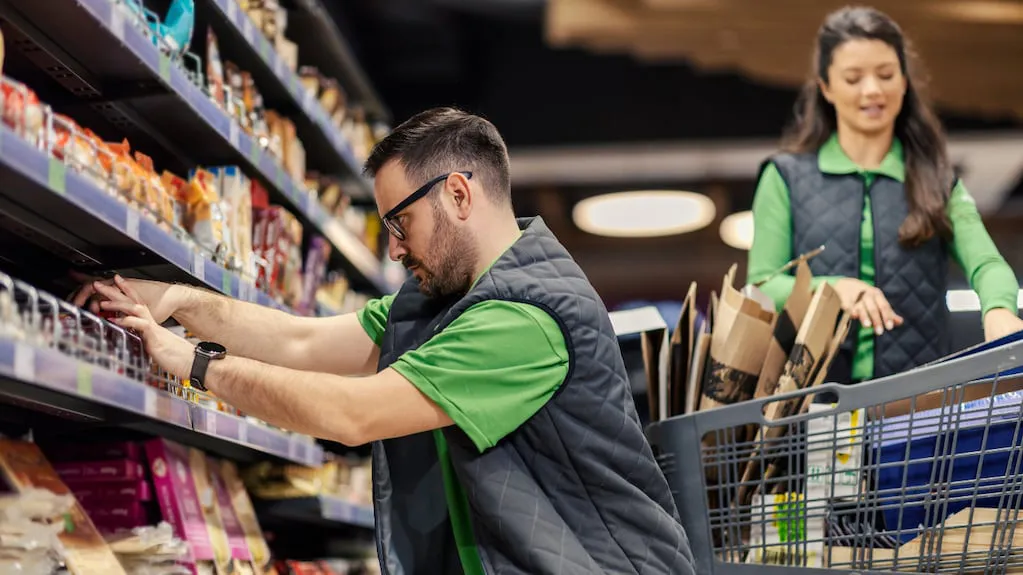paritarias-el-gremio-de-comercio-acordo-un-nuevo-aumento-y-el-salario-basico-ya-supera-el-millon-de-pesos-foto-adobe-stock-4GTP2ENJRFEMFEI7RONOLV6OVA