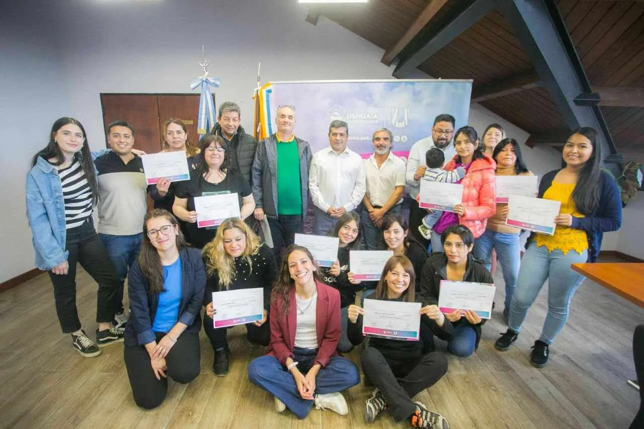 photo_4929384745473781269_y-1