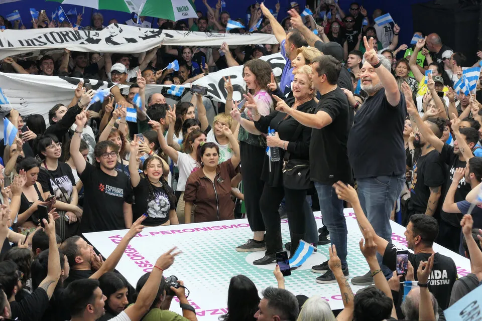 882285-web1-martin-20quintana