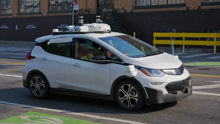 Cruise-Automation-Bolt-EV-third-generation-in-San-Francisco-Dllu-768x432