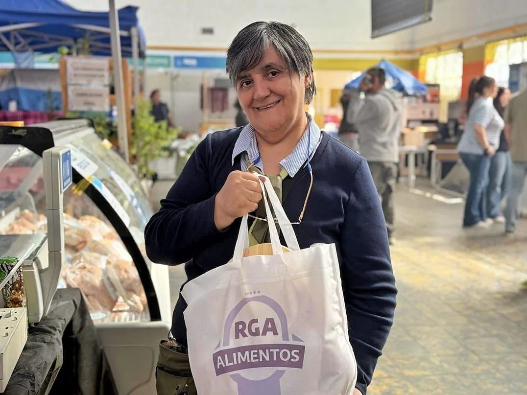 photo_5035532087649307411_y