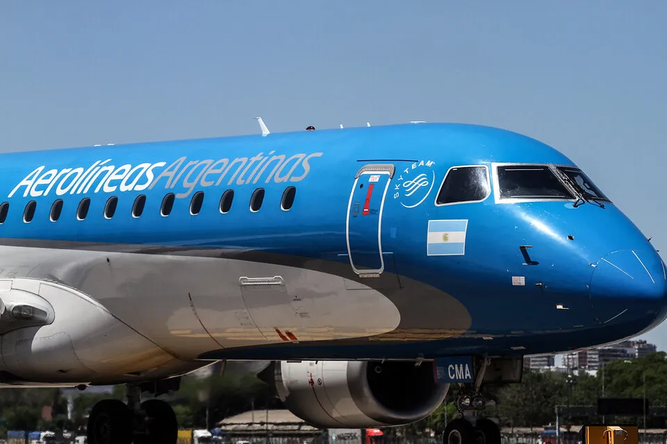 833671-aerolineas-camps