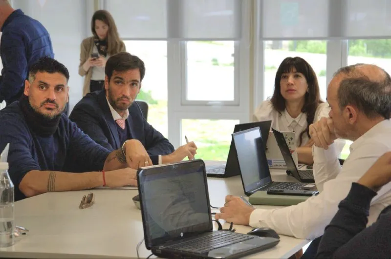 8f2090ae-59e0-4eef-bfce-425b96eea438