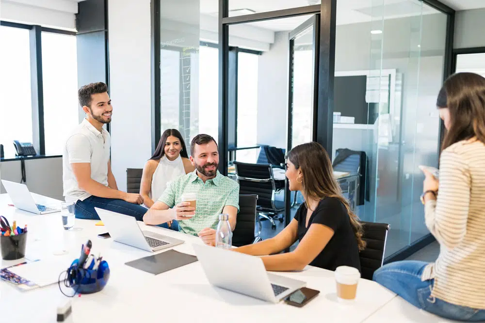 equipo-trabajo-oficina.jpg