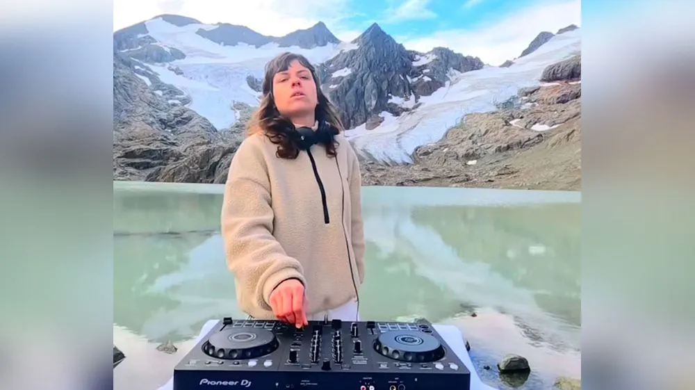 202502181124510aaf7c0a741db943150fc251377facc7