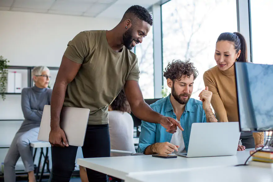 Empresa-que-practica-buenas-estrategias-de-retencion-de-talento