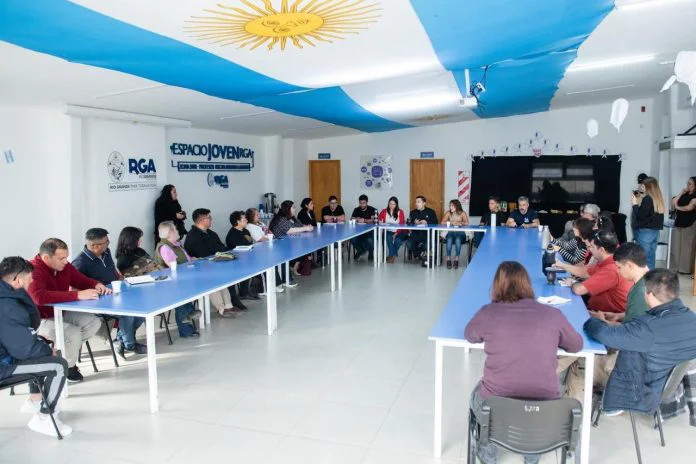 REUNION-VECINOS-SUR-696x464