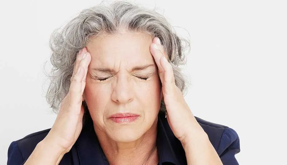1140-older-woman-headaches-causes-and-symptoms-esp