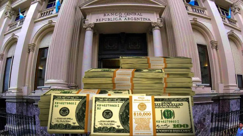 el-bcra-sumo-mas-dolares-a-las-reservas-y-caen-a-us-60-millones-las-ventas-netas-del-mes