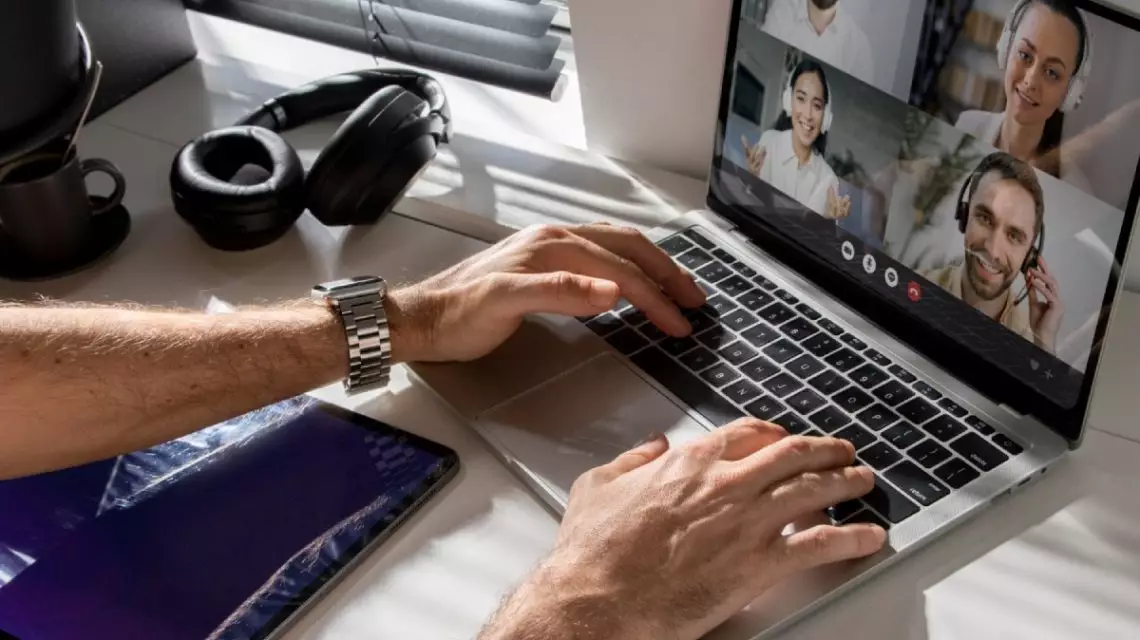 Chief-Remote-Officer-o-Director-de-Trabajo-Remoto-1140x640