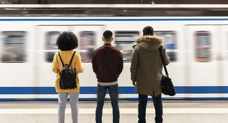 transporte-publico-metros-viajero.jpg