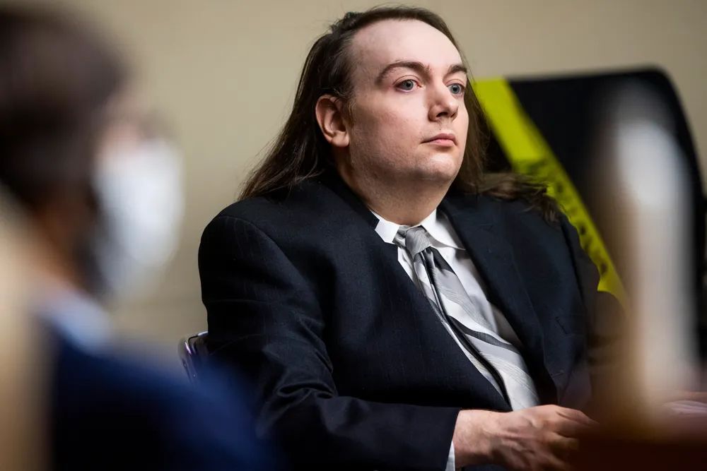 281021d8-0d5d-4383-9d8f-79d905ff3922-kns-guy-0821_BP_2