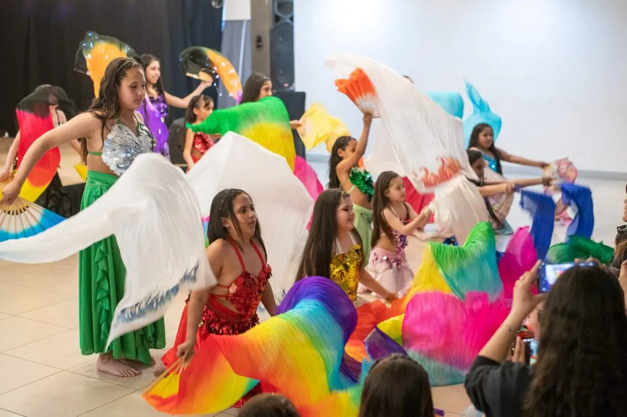 photo_4949570924261257122_y-1