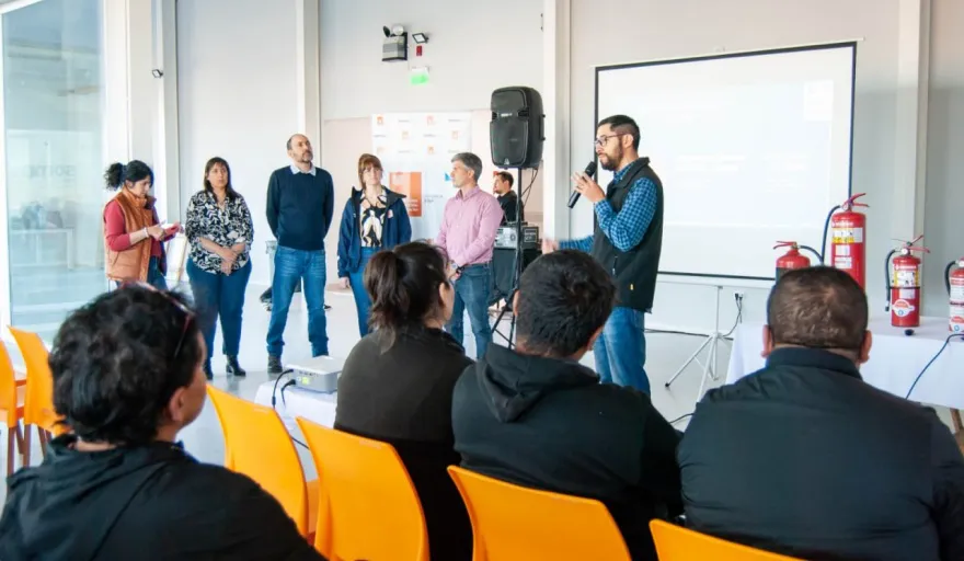 20250416145843_labor-en-comedores-y-merenderos-capacitando-en-seguridad-e-higiene-a-sus-referentes