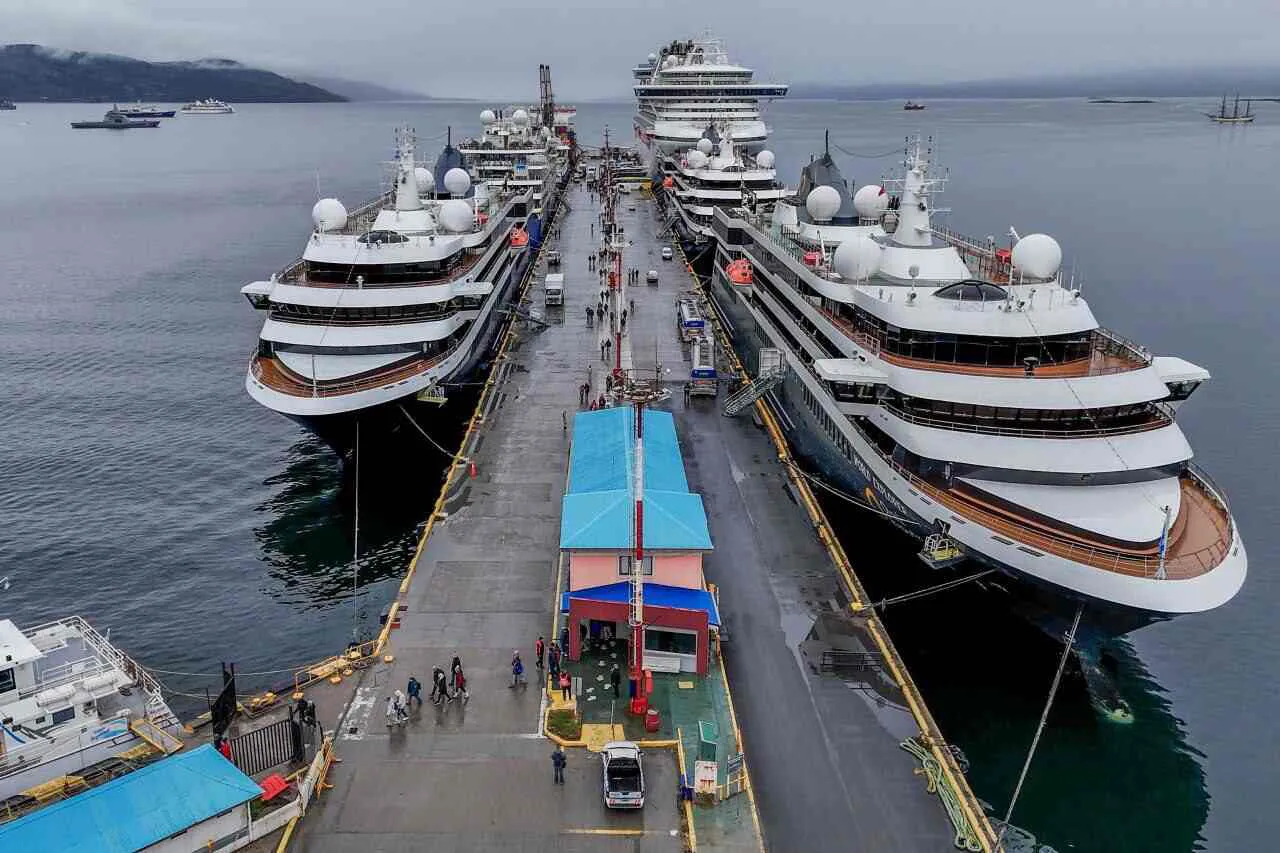 photo_5085043169262504864_y-1