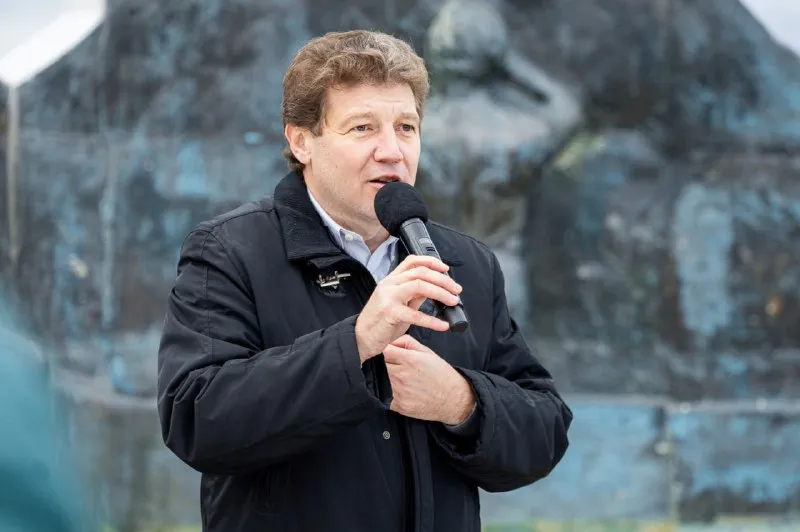 f874a11e-66a9-4ec0-92d3-7b1553fe356e