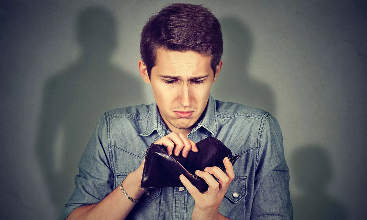 joven_sin_denero_isTock