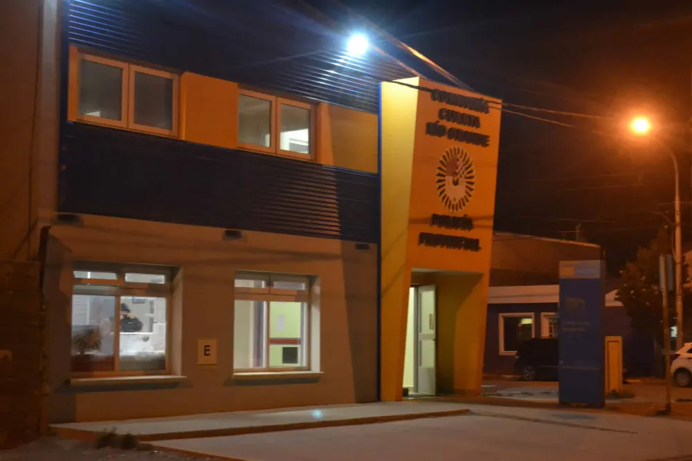 multimedia.grande.a68f6394ad6193cf.Z3JhbmRlLndlYnA=