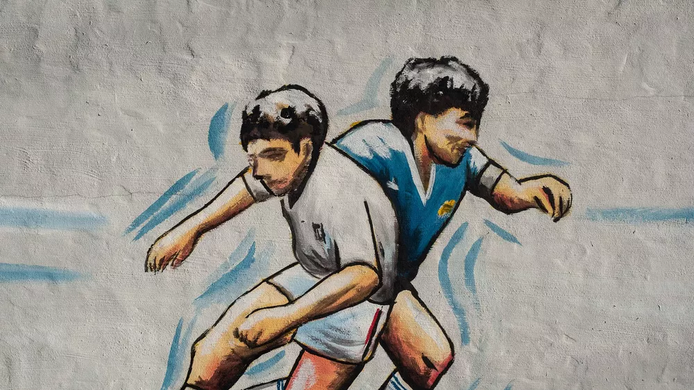 Mural-Maradona-Messi-firmat-1920-10