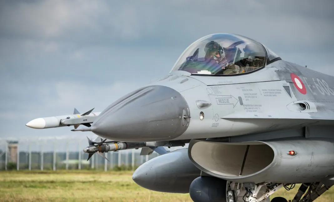 F-16AM-Dinamarca--1068x647