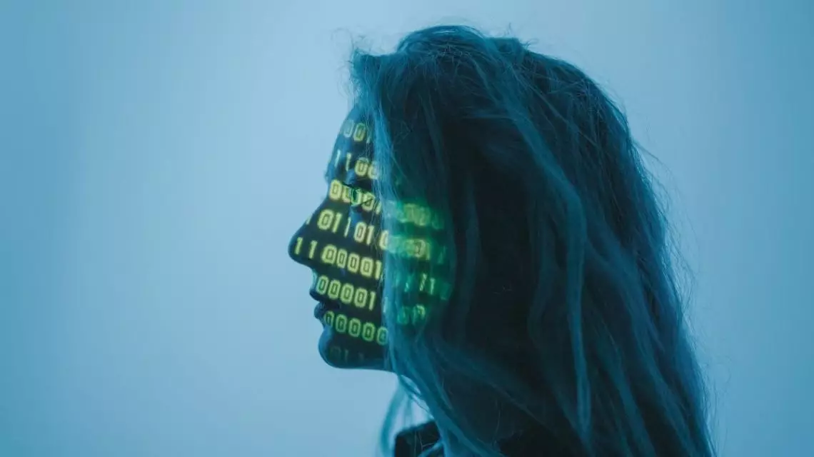 Programadora-preguntandose-cual-es-el-futuro-de-la-IA-1140x640