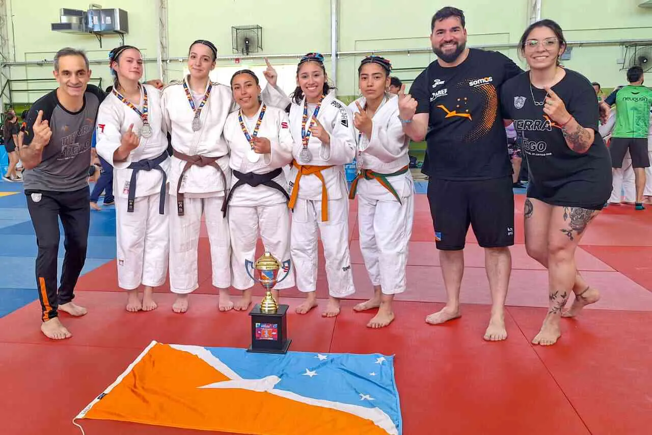 photo_5033082684980267797_y-1-1