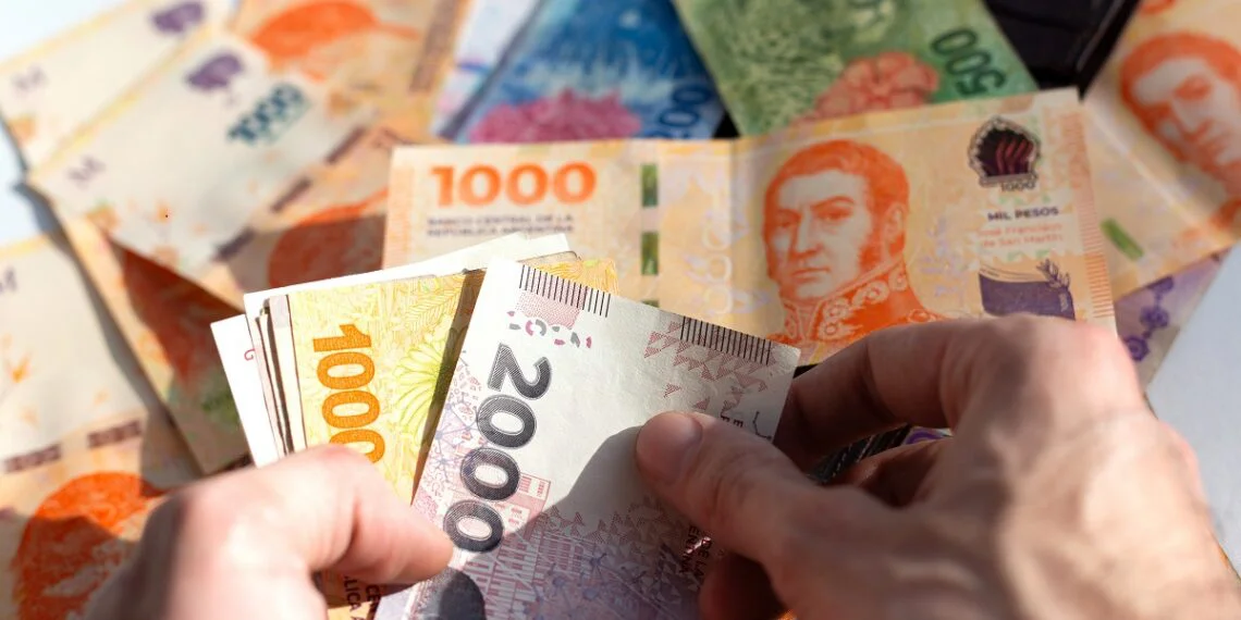 billetes-pesos-dolares-1140x570-1