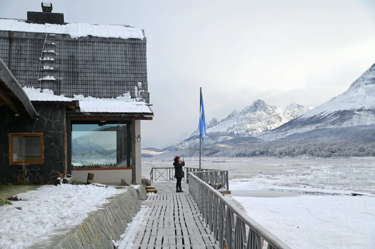 photo_5186426181518471088_y