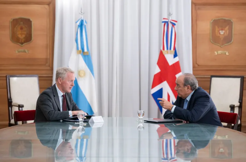 68e42b2456766_798_526!