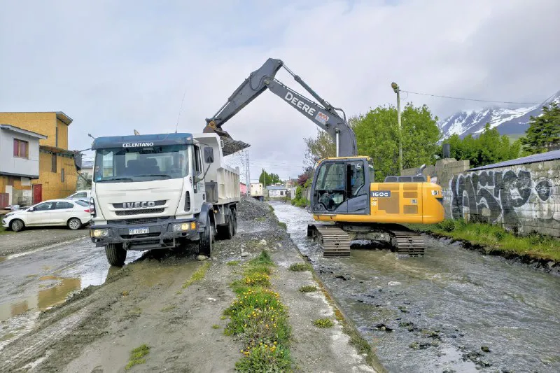 e6f1735f-285e-47e1-965c-910f9331923b