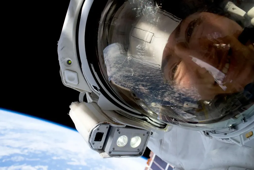 1_human_body_space-2-jpeg