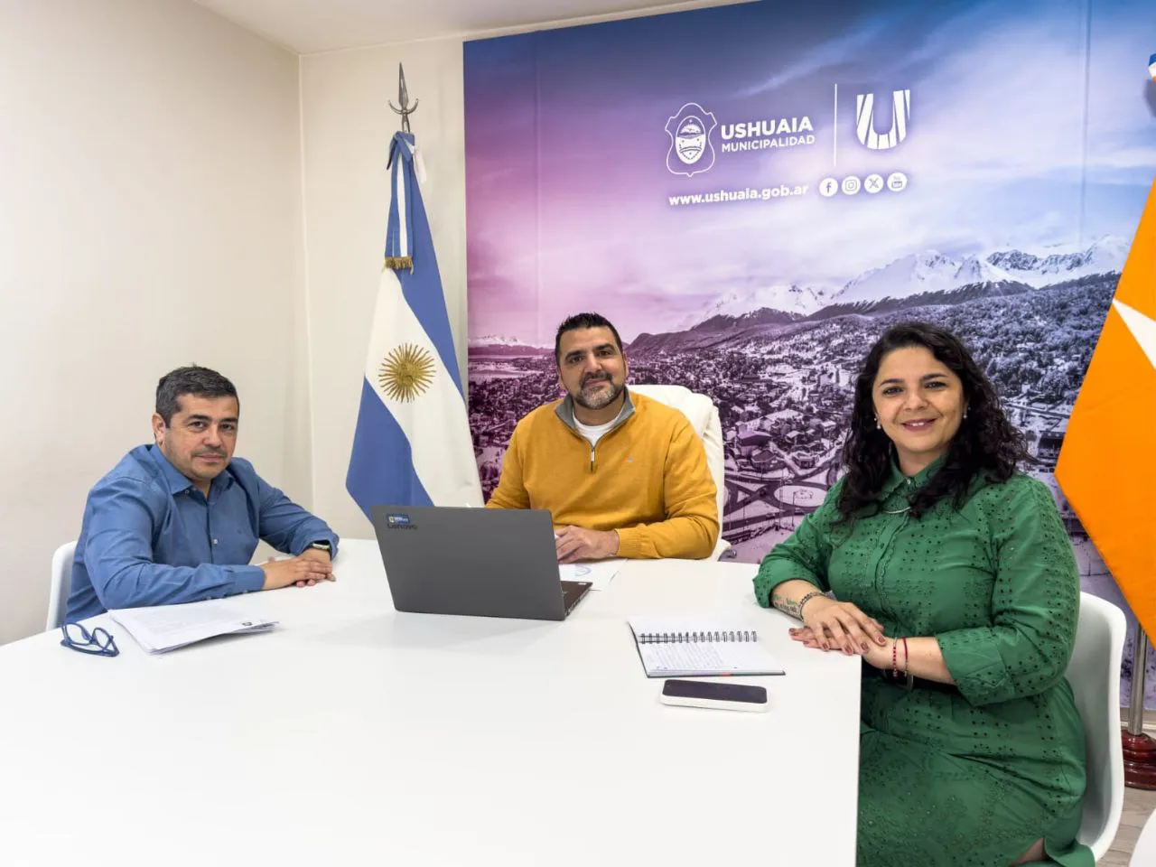 photo_5109496286389406606_y