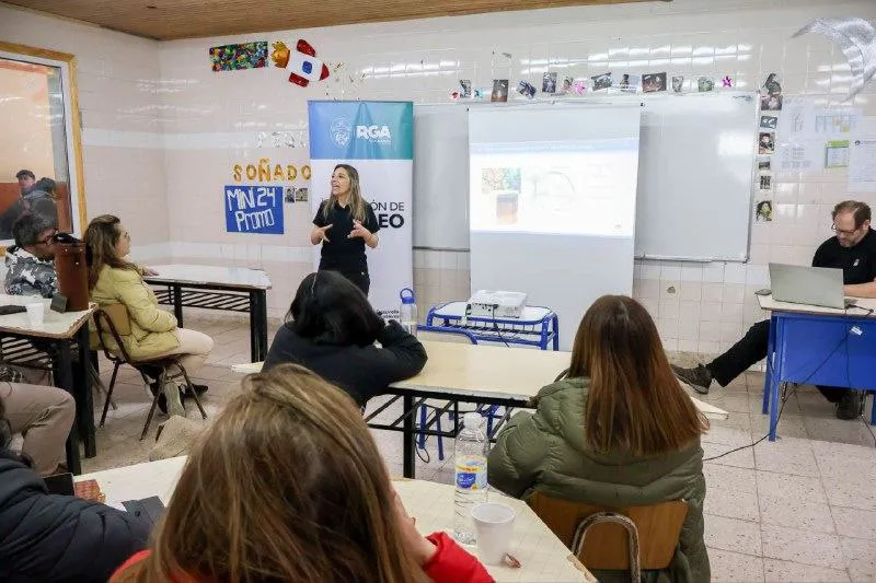 a19c2e4c-b496-42c1-84e6-23dfb45d5923