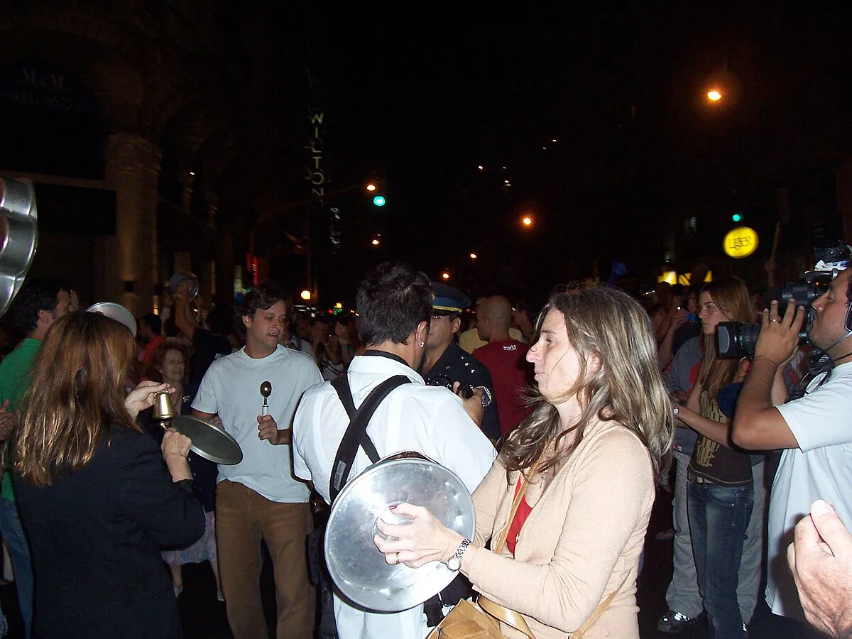 Cacerolazo_en_Buenos_Aires