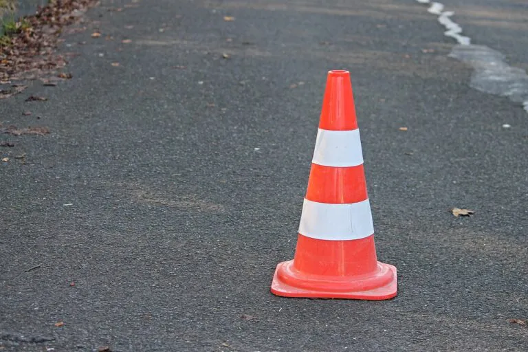 Traffic-cone-Manfred-Richter-Pixabay-768x512