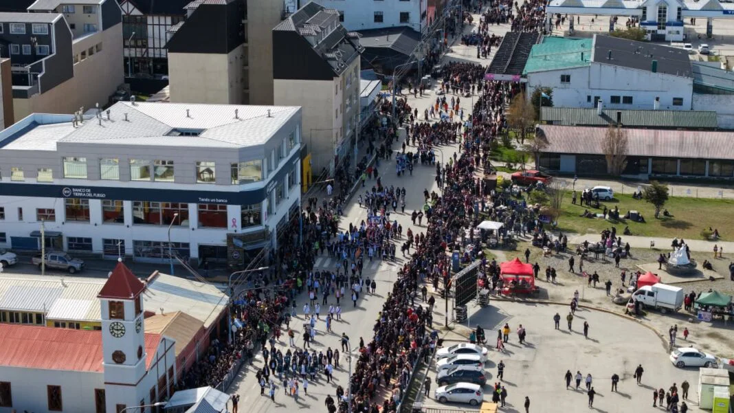 ushuaia-desfile3-1068x601